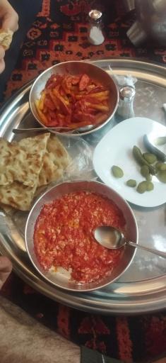 عکس باغ رستوران مهر و ماه