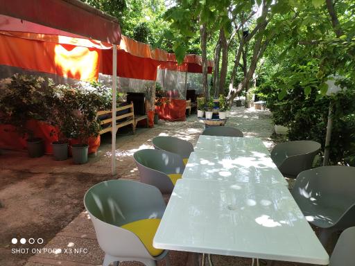 عکس باغ رستوران مهر و ماه