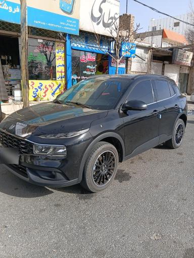 عکس شیشه دودی سامان