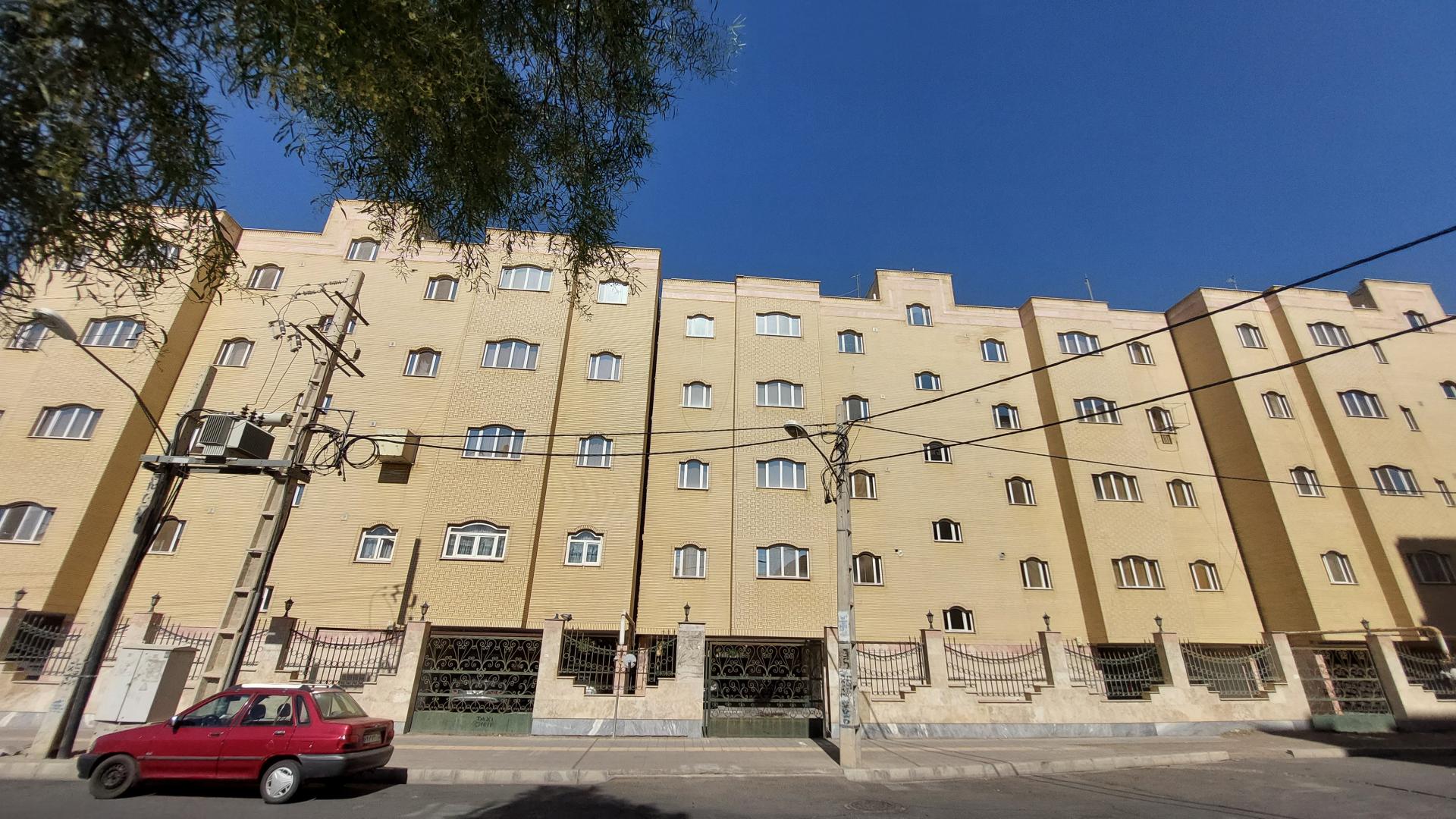 عکس مجتمع مسکونی لاله 