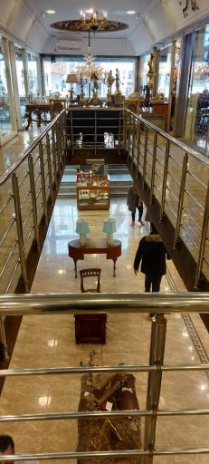 عکس بازار آنتیک شمیران