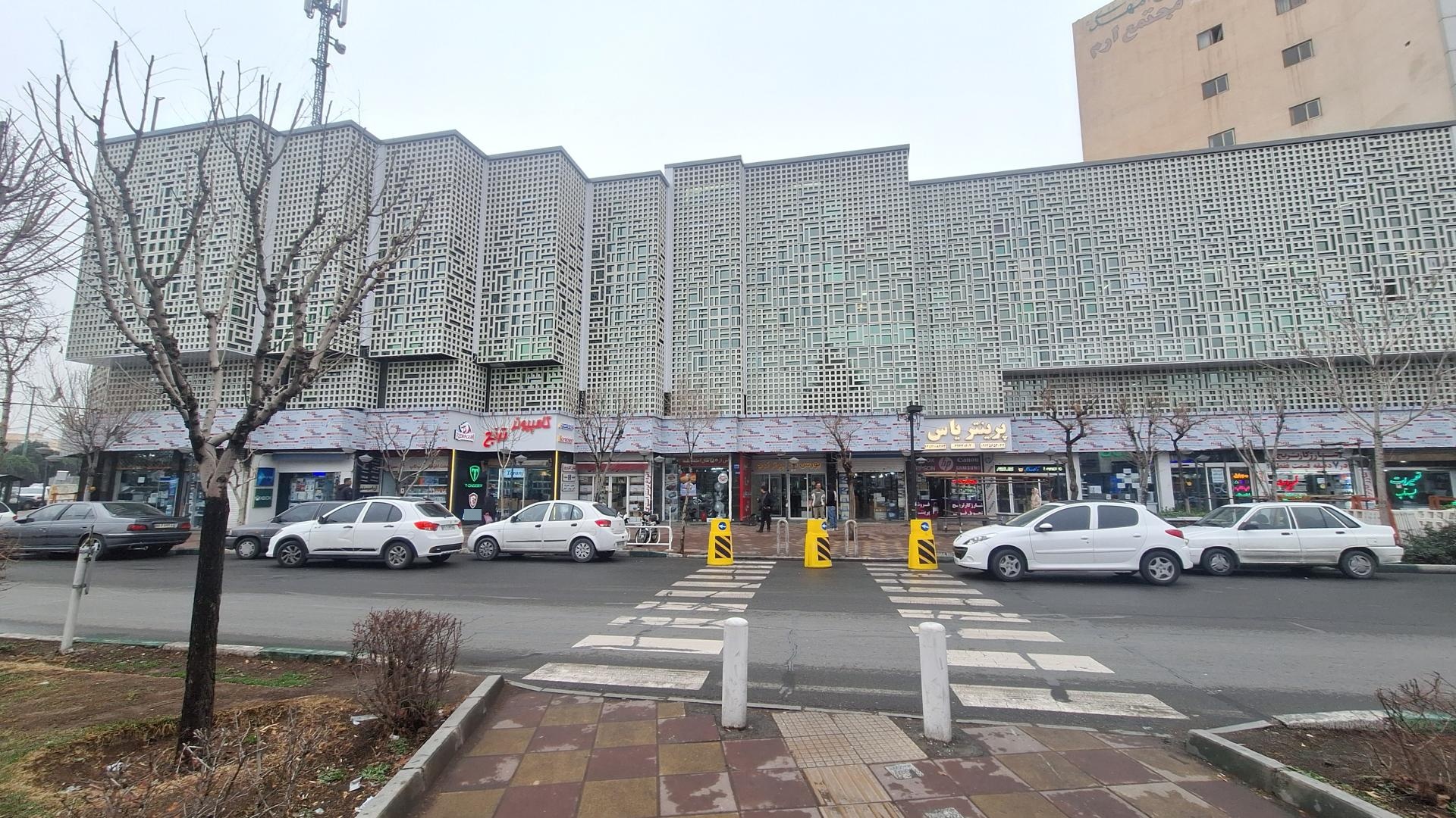 عکس بازار کامپیوتر کرج