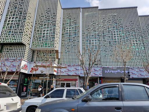 عکس بازار کامپیوتر کرج