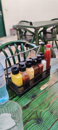 عکس فست فود لبخند متفاوت (شعبه ولیعصر)