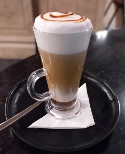 عکس پردینا کافه