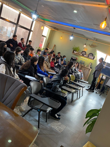 عکس اکادمی اموزش زبان روشنا