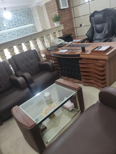 عکس مشاور املاک شهر ملک