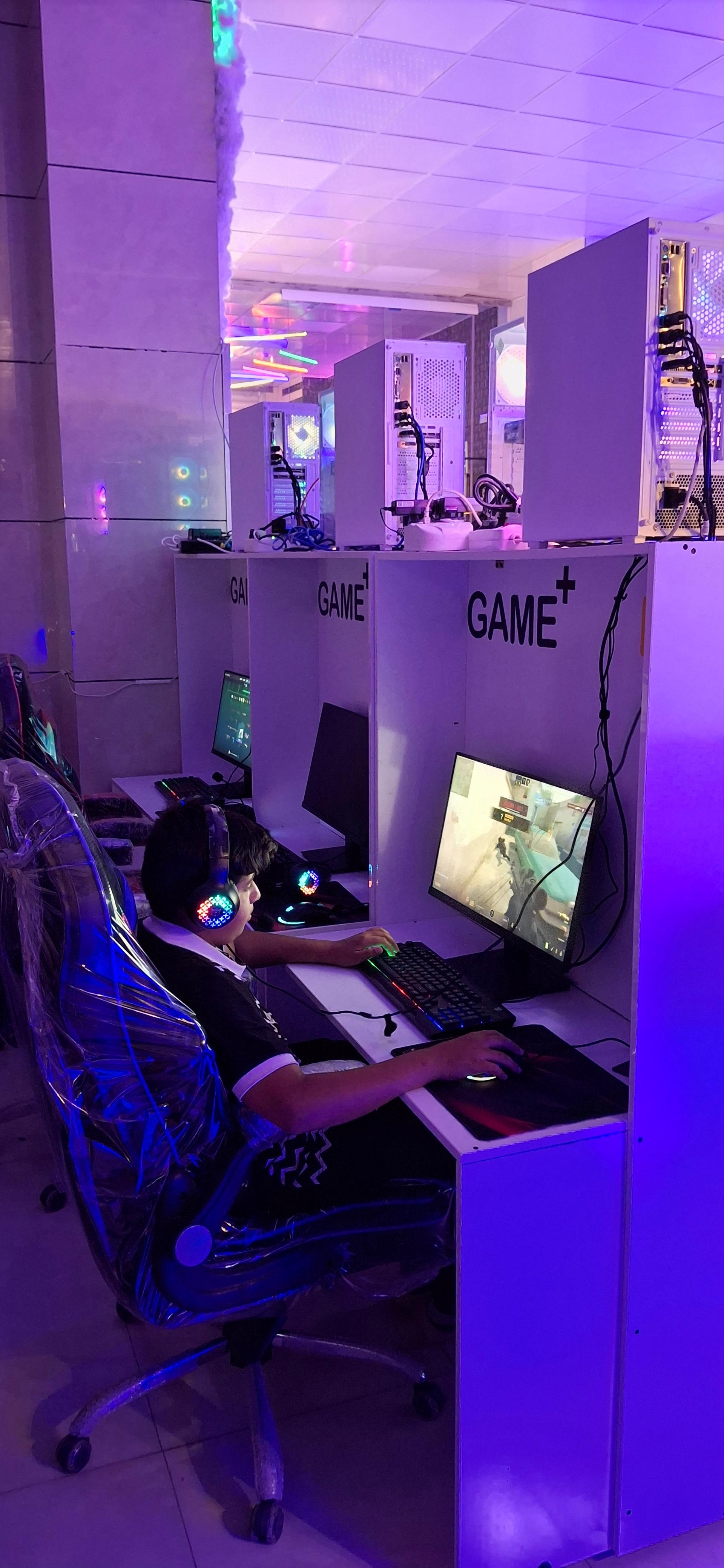 عکس کافه گیم پلاس