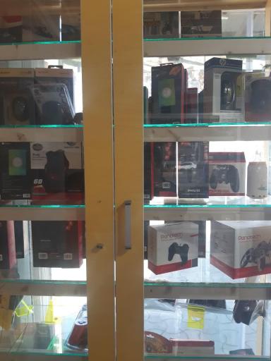 عکس فروشگاه موبایل و کامپیوتر کیمیا کلیک