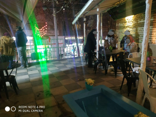 عکس کافه کتاب ارغوان