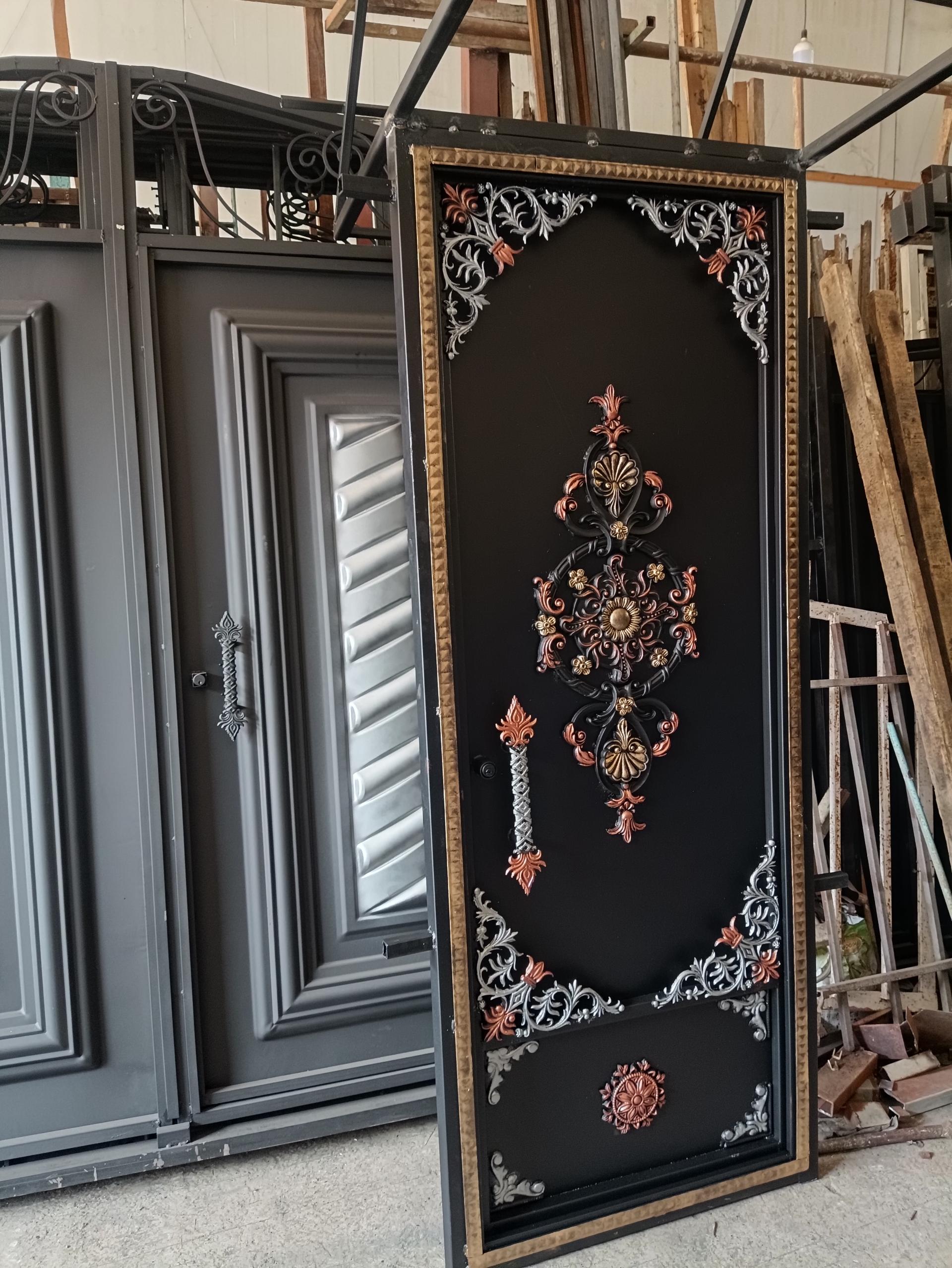 عکس فروشگاه درب و پنجره باقری