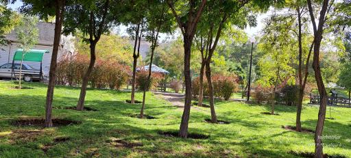 عکس پارک حاشیه ای