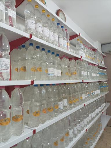 عکس عطاری و گیاهان دارویی بهشت