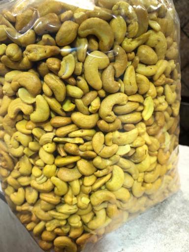 عکس پخش بادام زمینی آستانه اشرفیه
