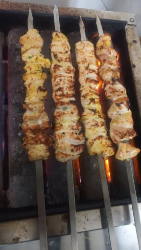 عکس کباب و جوجه سرای رهنما