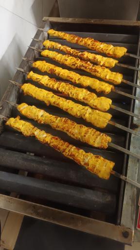 عکس کباب و جوجه سرای رهنما