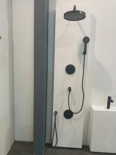 عکس فروش شیرآلات و پکیج ایران رادیاتور و بوتان بابایی