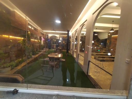 عکس کافی شاپ مهر و ماه