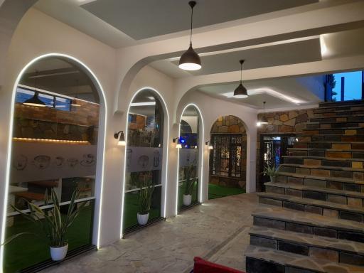 عکس کافی شاپ مهر و ماه