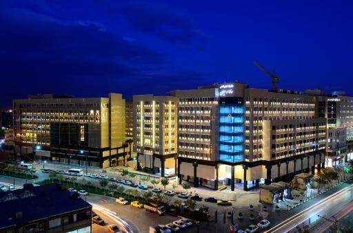 عکس مرکز خرید حیات شرق