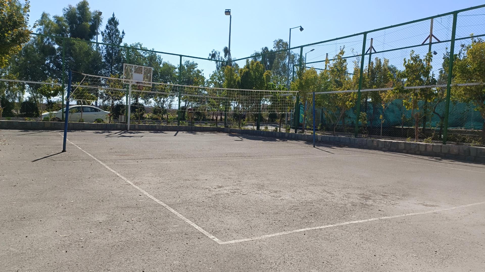 عکس زمین والیبال و بسکتبال