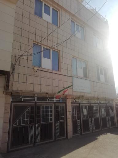 عکس دبیرستان طلایه داران 