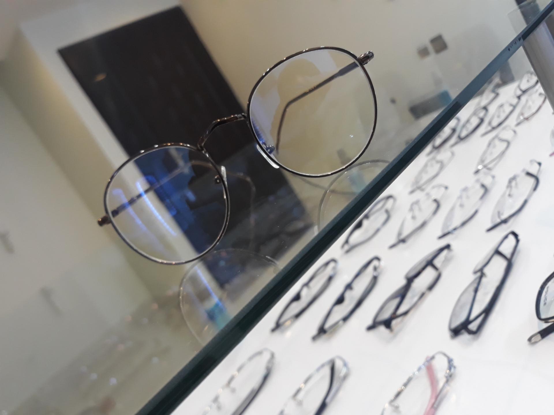 عکس کلینیک بینایی سنجی و عینک سازی نگاه برتر