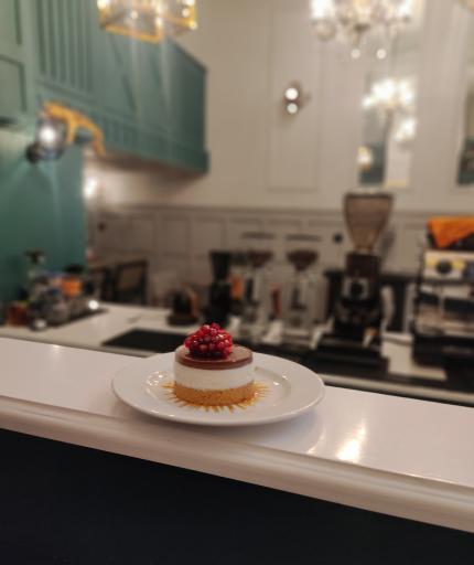 عکس کافه بیسترو گلوژ