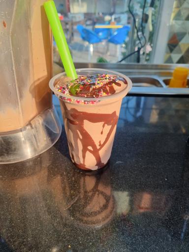 عکس کافه و فست فود ساحلی مستر کیش