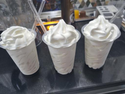 عکس کافه و فست فود ساحلی مستر کیش