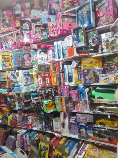 عکس فروشگاه اسباب بازی و آتش بازی دنیای شادی