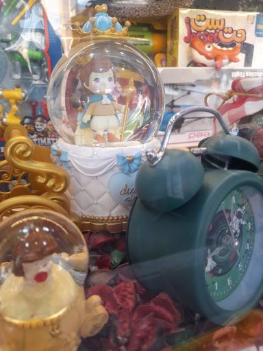 عکس فروشگاه اسباب بازی و آتش بازی دنیای شادی