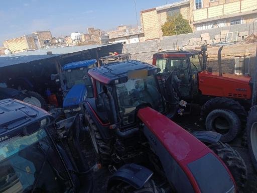 عکس تعمیرگاه تخصصی تراکتورهای نیوهلند و والترا