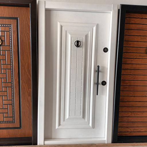 عکس فروشگاه درب ضدسرقت شمال چوب