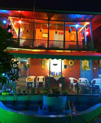 عکس کلبه اقامتی باغچه مریم 