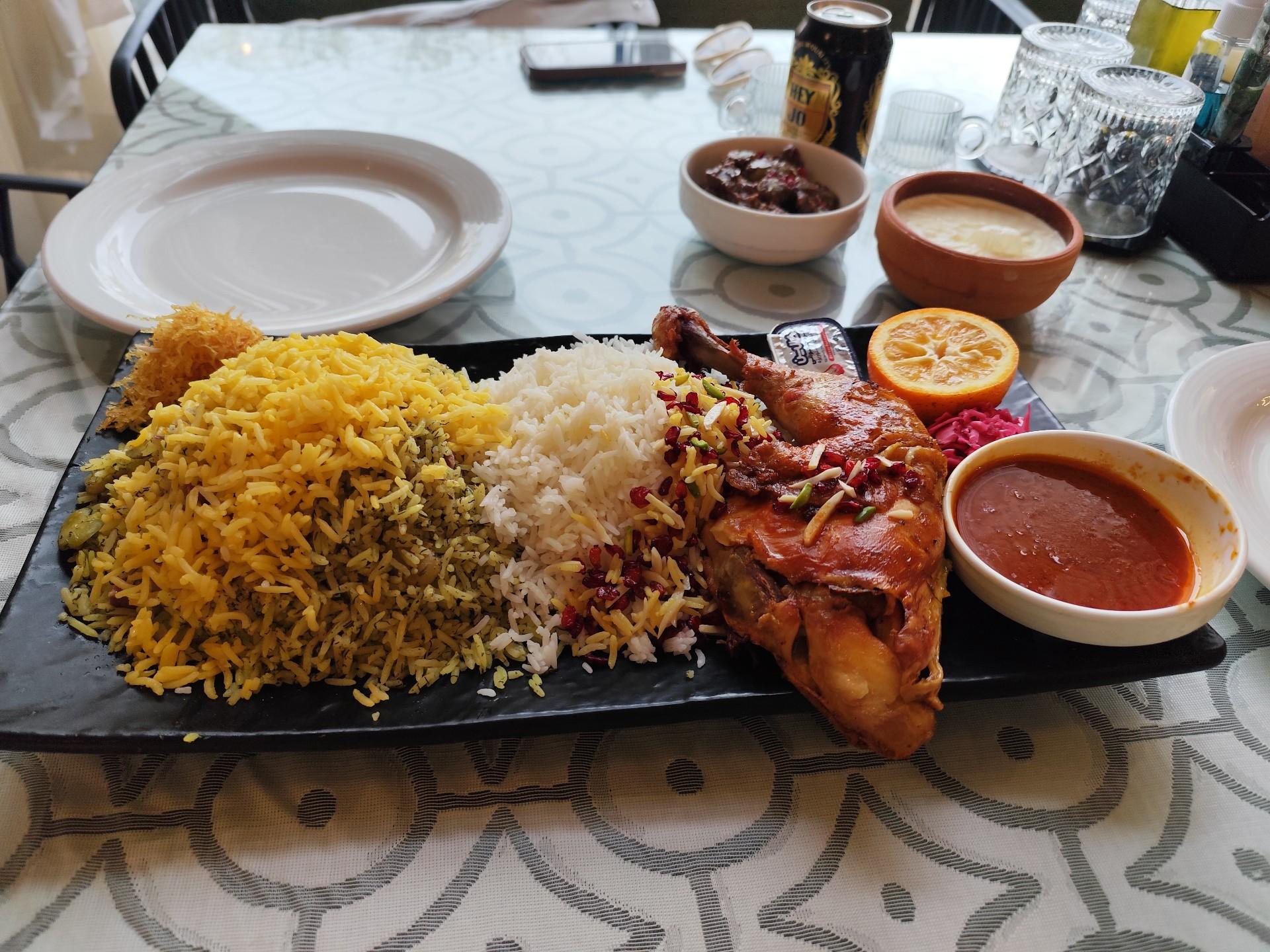 عکس رستوران خورشید