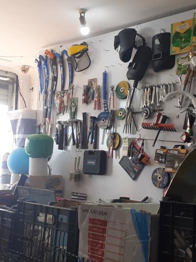 عکس لوازم یدکی حسین زاده و ابزار یراق سید