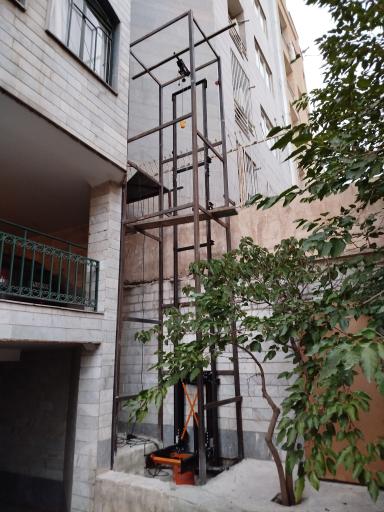 عکس خانی لیفت