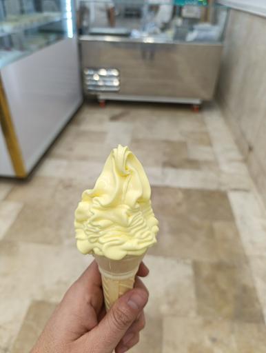 عکس بستنی زائرالرضا شعبه 3