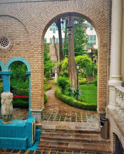 عکس کتابخانه موزه مقدم