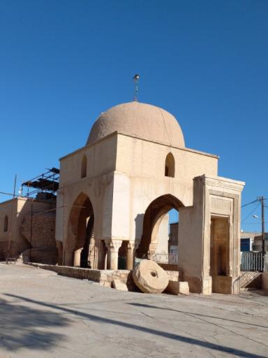 عکس آرامگاه شیخ یوسف سروستانی