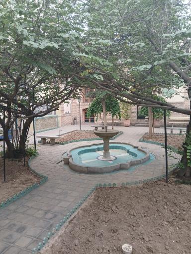 عکس کتابخانه موزه مقدم