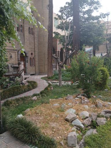 عکس کتابخانه موزه مقدم