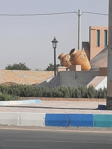 عکس میدان خواجه رشید الدین میبدی