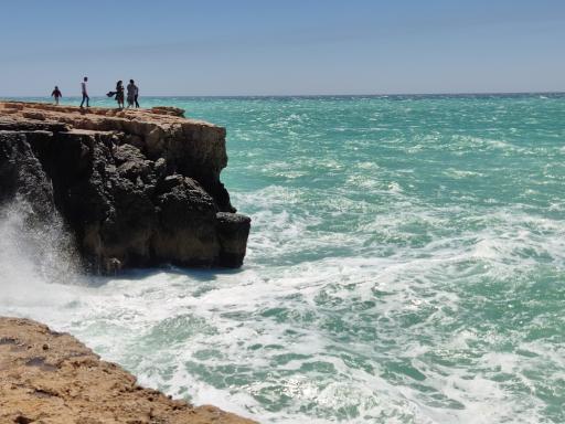 عکس دماغه و ساحل خلیج نایبند