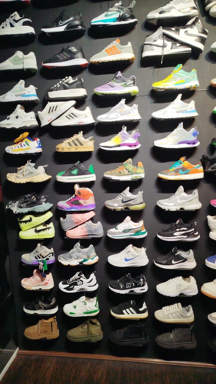 عکس فروشگاه لئون