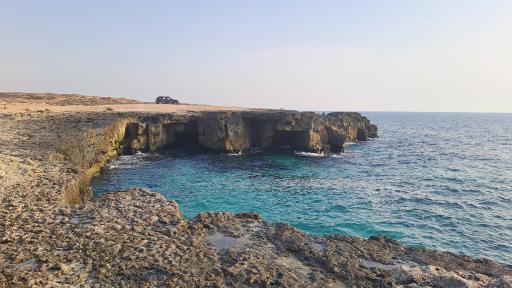 عکس دماغه و ساحل خلیج نایبند