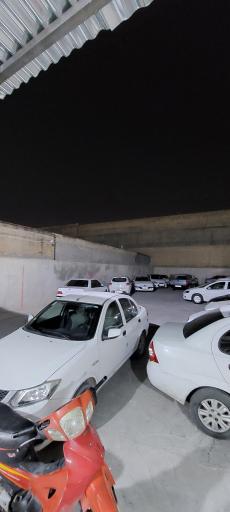 عکس پارکینگ عمومی انقلاب 