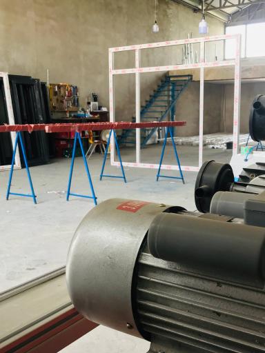 عکس نمایندگی پنجره‌ وین تک مازندران