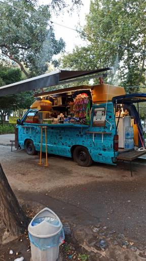 عکس کافه سیار لیوان